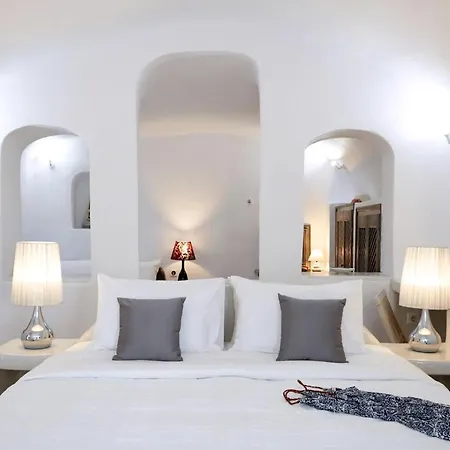 Villa Elysian Oia Santorini Caldera Views Cave Hot Tub 3 Bedrooms *